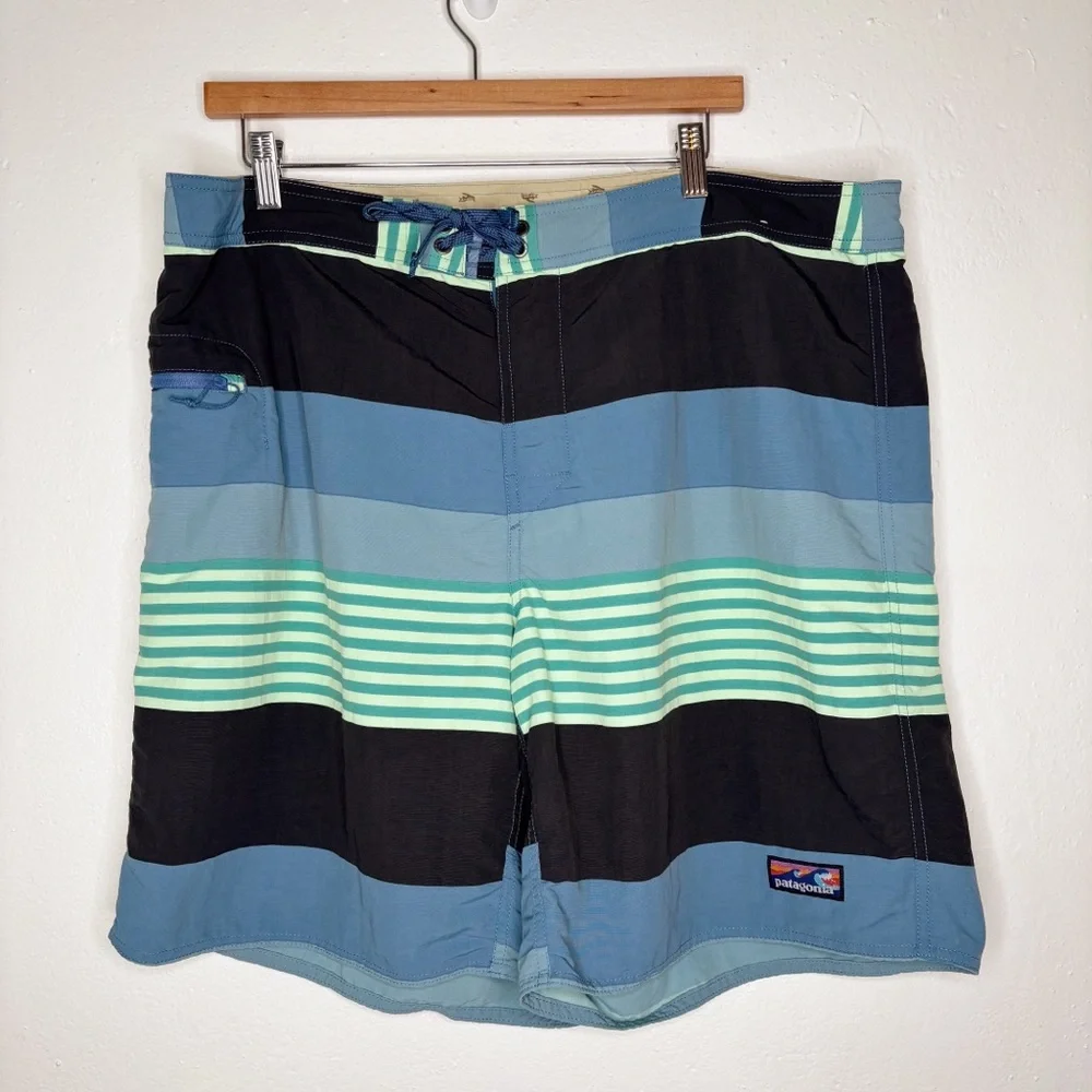 Patagonia Wavefarer Striped Board Shorts Size 40 EUC
